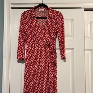 Red and White Patterned Wrap Dress Small ❤️🤍❤️